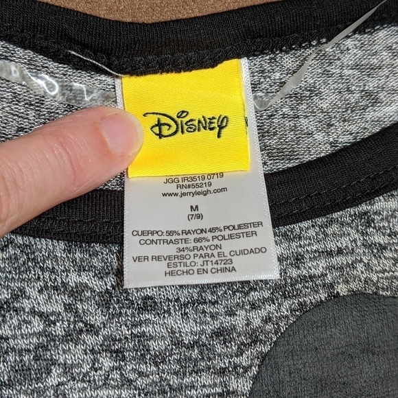 Disney 2019 Juniors's Fitted Short Sleeve Tee NWT - Picture 2 of 6